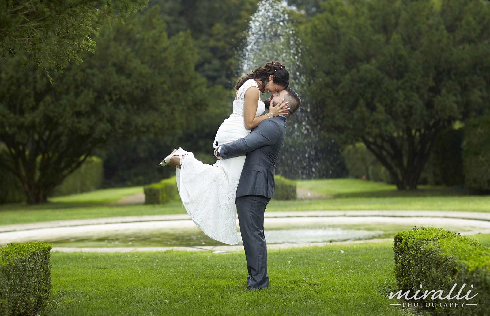 Nassua County Museum of Art / Sea Cliff Manor Wedding Photos by Miralli Photography